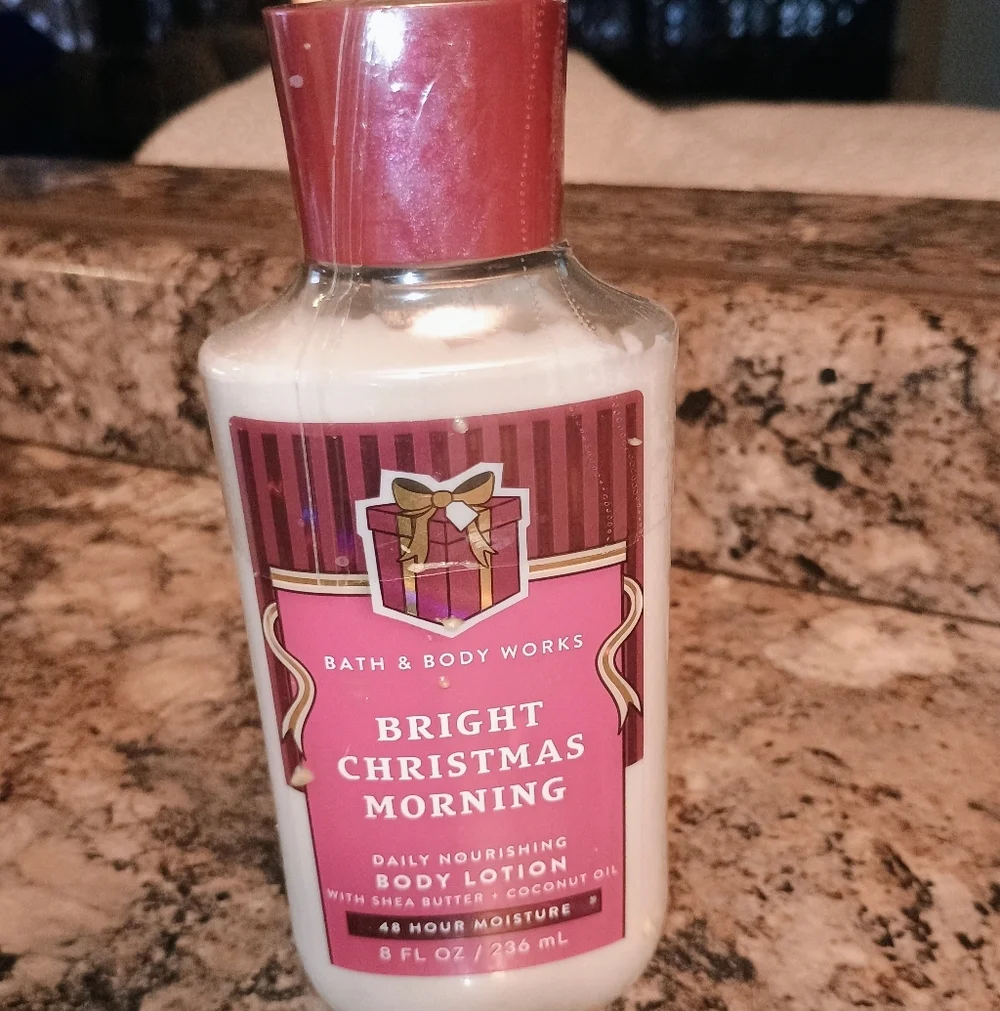 Bath & Body Works Bright Christmas Morning Lotion - Red and Cream